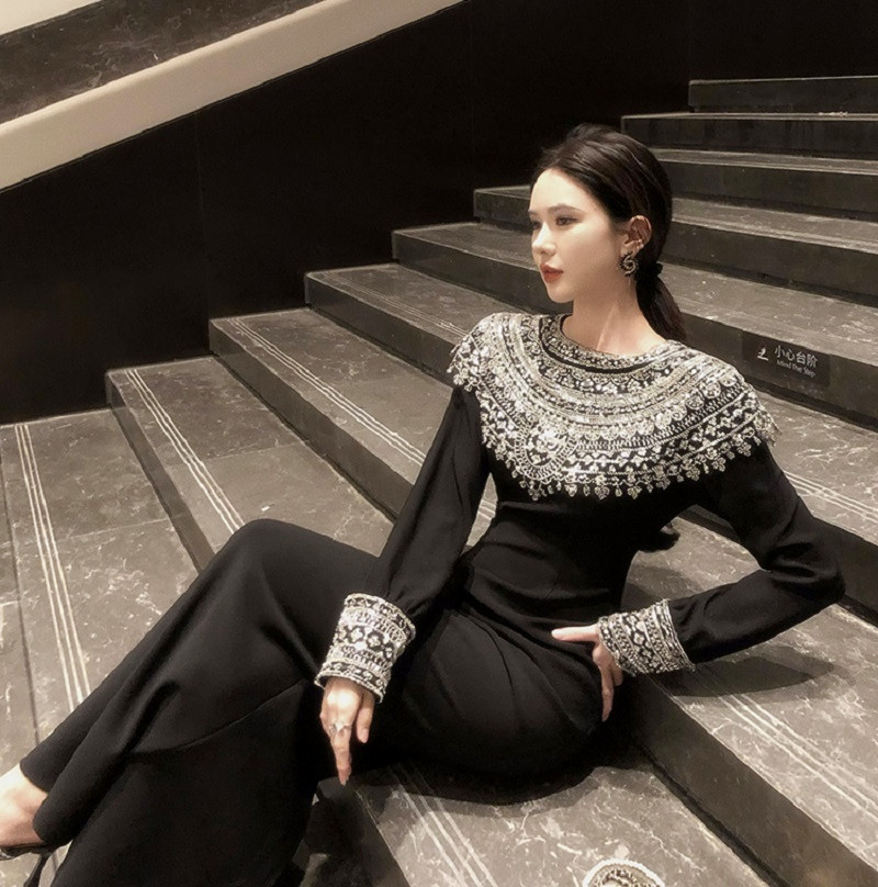 Formal Attire Woman - Gaun Hitam Berkualitas Tinggi untuk Acara