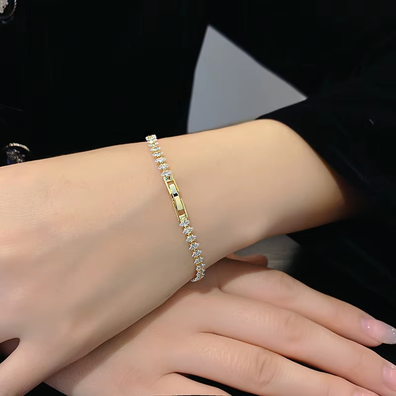 Gelang Emas CZ yang Anggun – G - Women'S Formal Dinner Wear ulasan dan harga