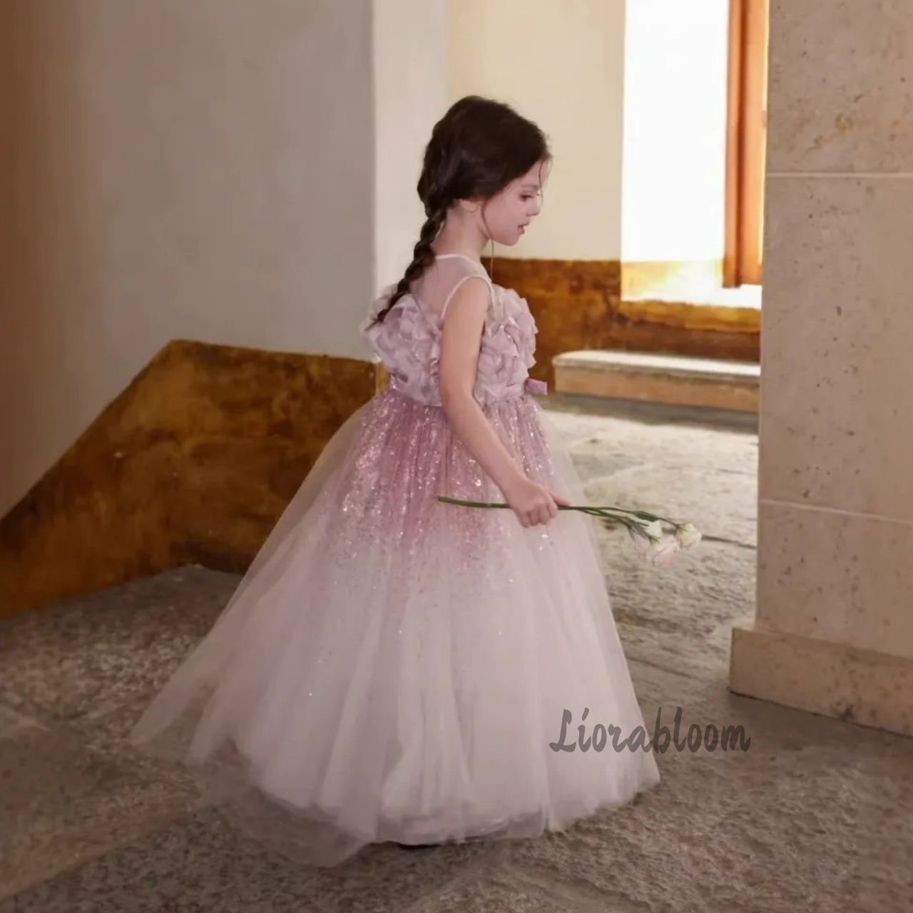Gaun Formal Tulle Bergelombang - Formal Attire Woman ulasan dan harga